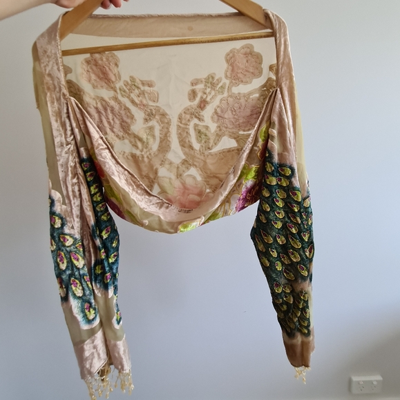 πVelvet Beaded Cape Sleeve Top Cardigan Shawl Peacock - Picture 2 of 5